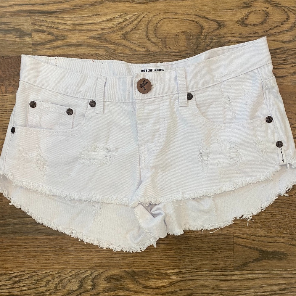 WHITE BONITAS LOW WAIST, MEDIUM RISE